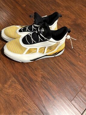 Ascend Yellow/White/ Black Athletic Running Sneakers Toggle lace Mens 12